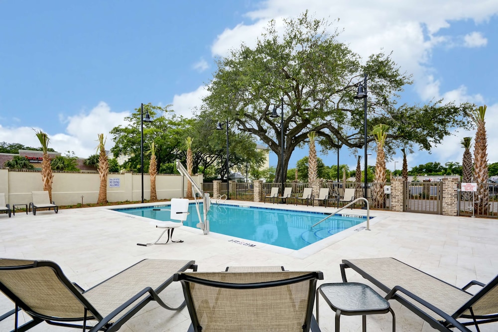 Hampton Inn & Suites Charleston Airport - photo 37