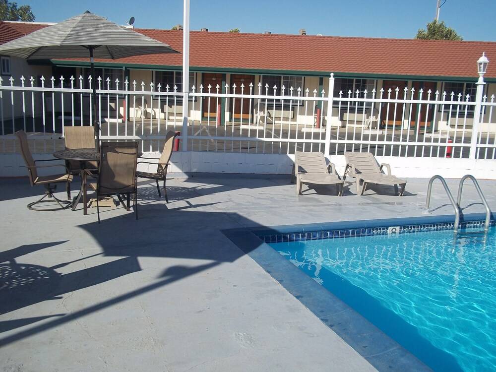 Holiday Motel Oakdale - photo 20