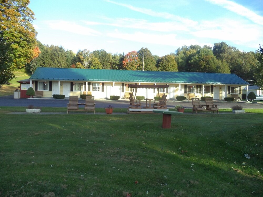 The Weathervane Motel - photo 17