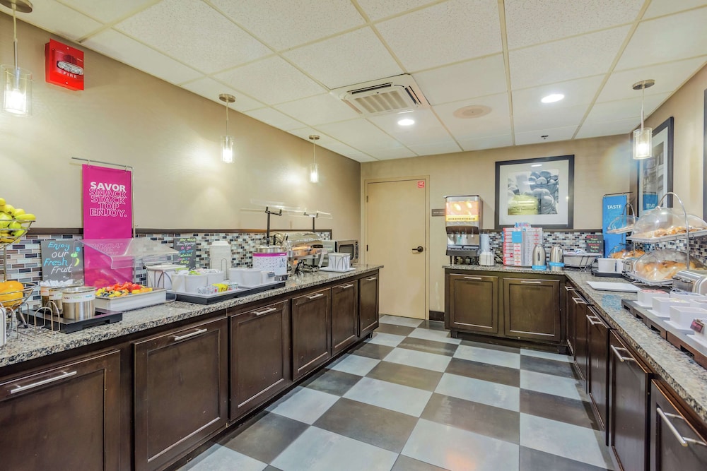 Hampton Inn Tampa International Airport Westshore - photo 54