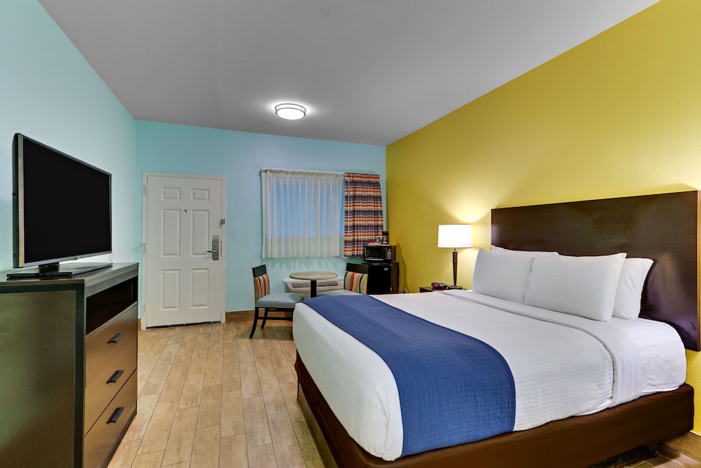 The Island Hotel Near Beach Port Aransas - photo 7