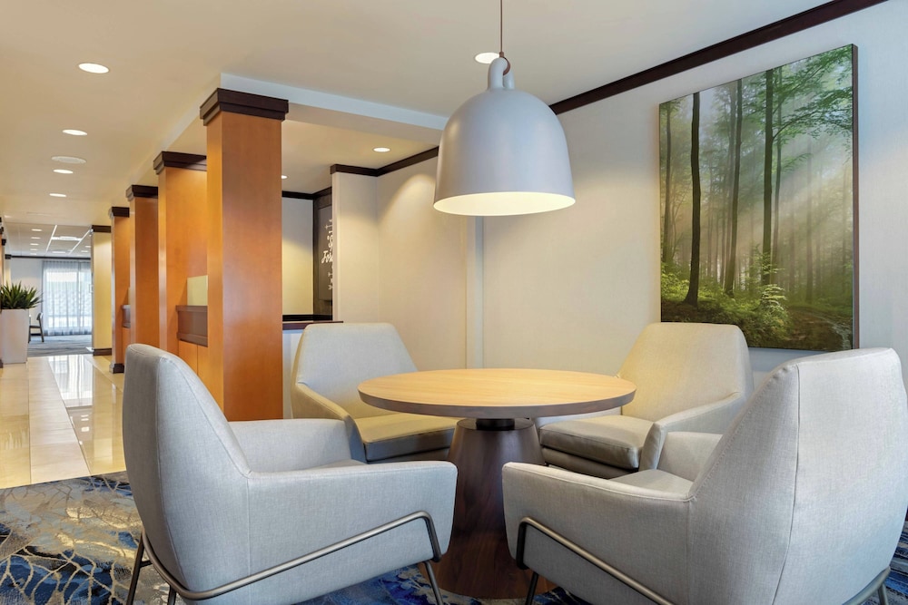 Fairfield Inn & Suites by Marriott Rockford - photo 3