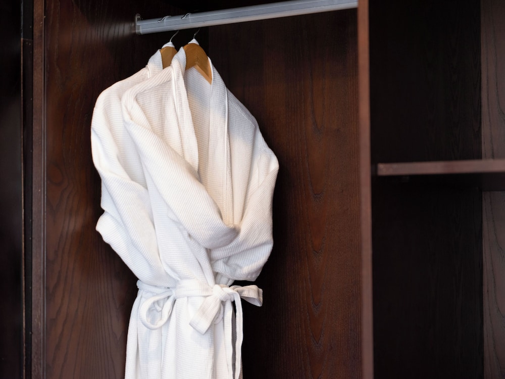 Rosa Boutique Cruise — 4-Star Luxury Hotel in Ha Long, Vietnam