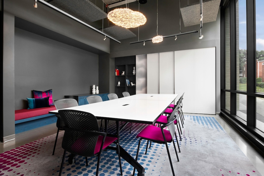 Aloft Kansas City Country Club Plaza - photo 30