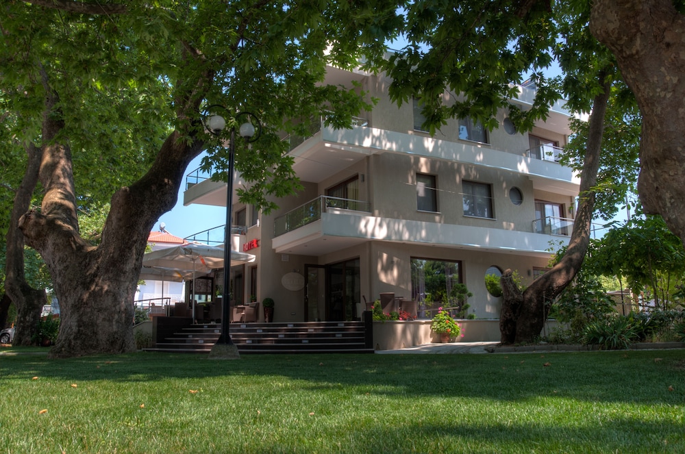 Ifigenia Hotel - carbon neutral hotel in Leptokarya