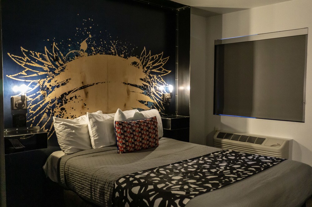 Downtown Phoenix Hotel - photo 9