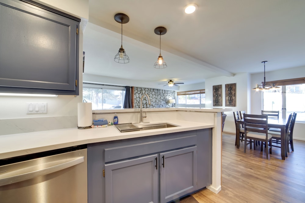 Snowcreek Resort Condo with Deck at Mammoth Mountain - photo 11