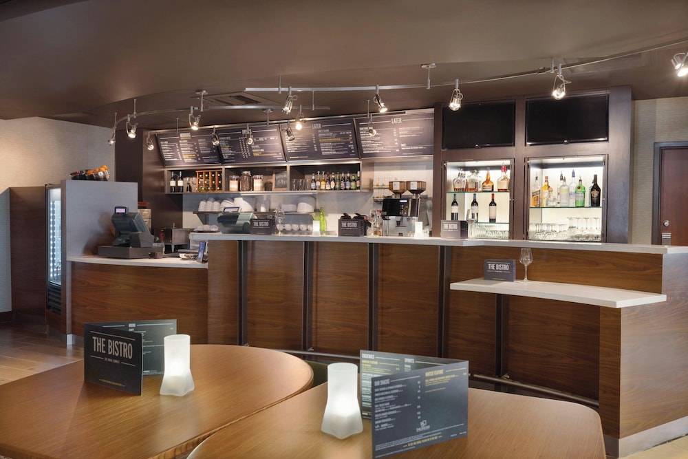 Courtyard Marriott Fort Smith Downtown - photo 18