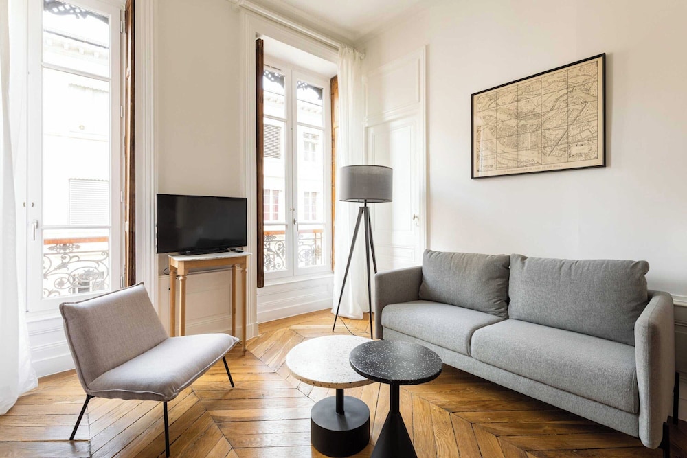 Dify Castries Quartier Ainay — 4-Star Luxury Hotel in Lyon, France
