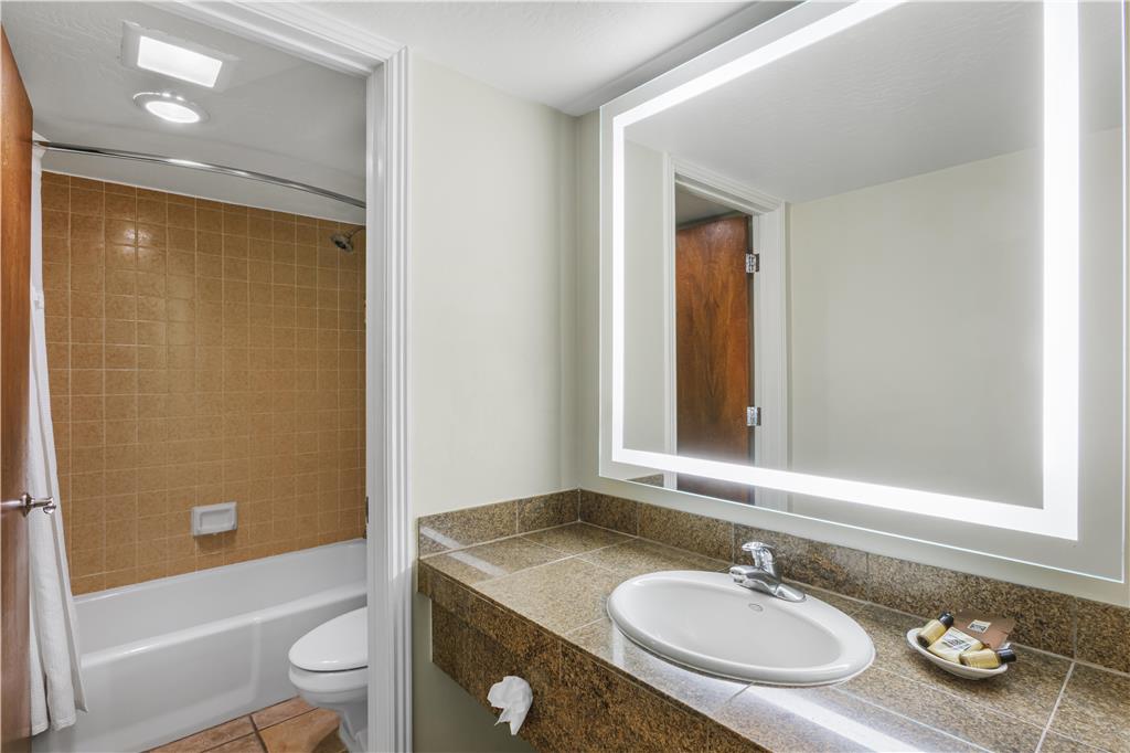 Best Western Plus Arroyo Roble Hotel & Creekside Villas - photo 39