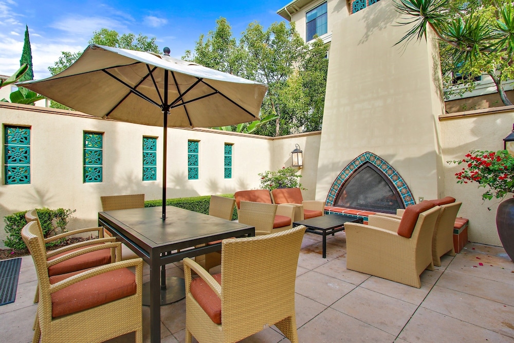 Global Luxury Suites at The Village - photo 60