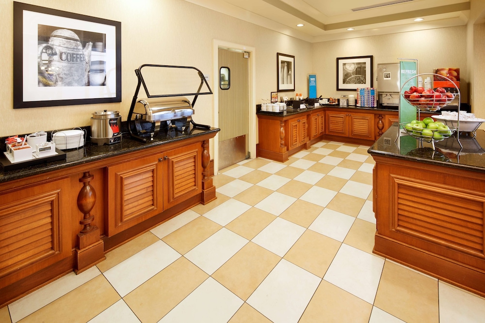 Hampton Inn & Suites Savannah Midtown - photo 20