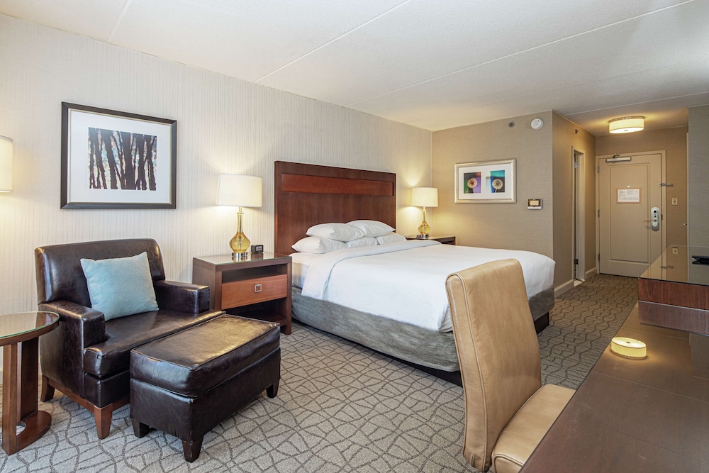 DoubleTree by Hilton Pittsburgh Green Tree - photo 8