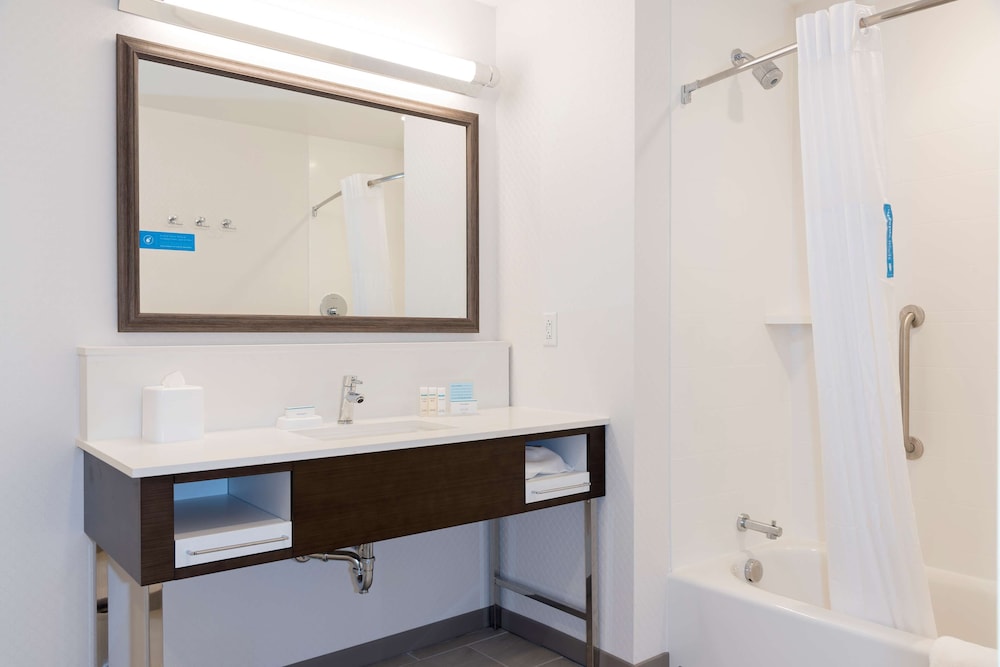 Hampton Inn & Suites Indianapolis Keystone - photo 23