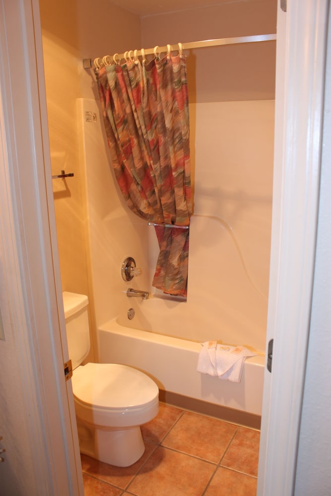 The Regency Inn - photo 19
