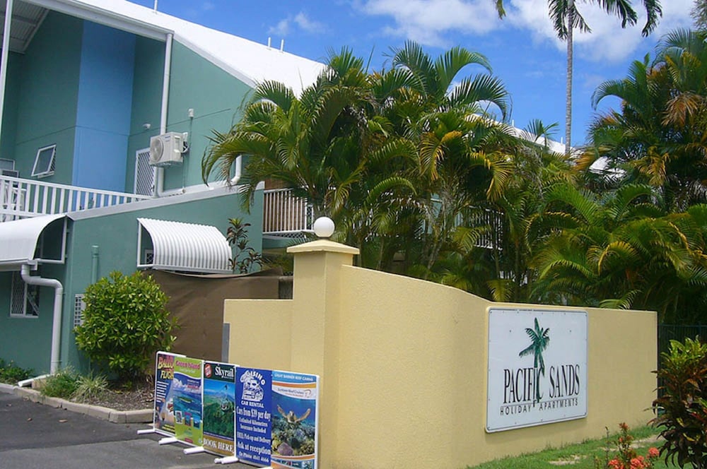 Pacific Sands Holiday Apartments — Holloways Beach — photo 2