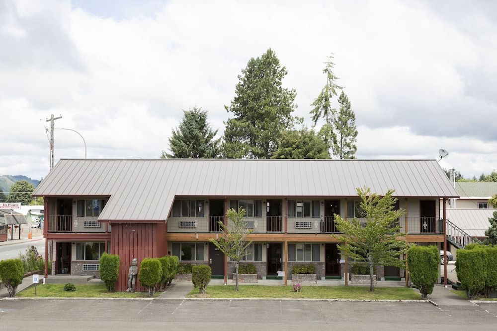 The Forks Motel - photo 2