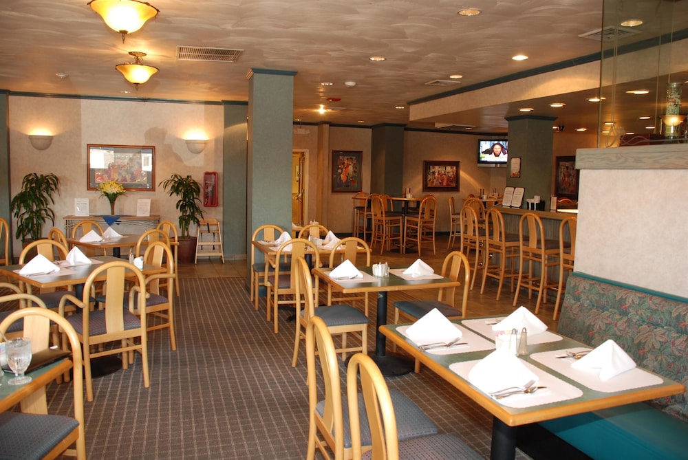 Oakland Airport Executive Hotel - photo 46