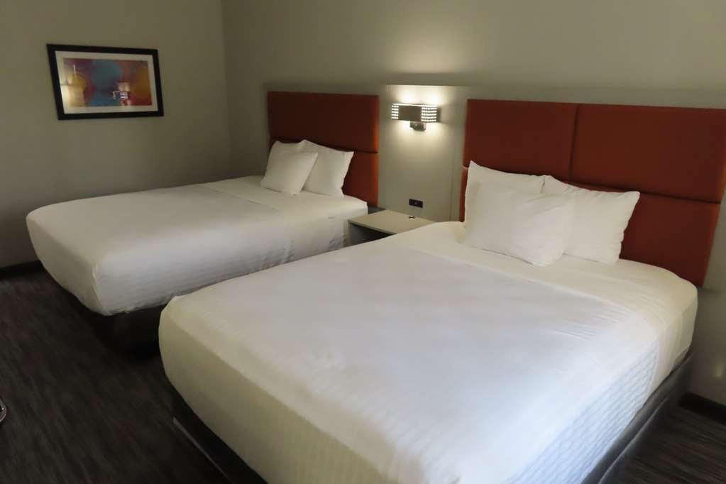 Best Western Heritage Inn Suites - photo 19