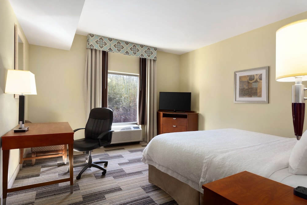 Hampton Inn & Suites Birmingham East Irondale - photo 13