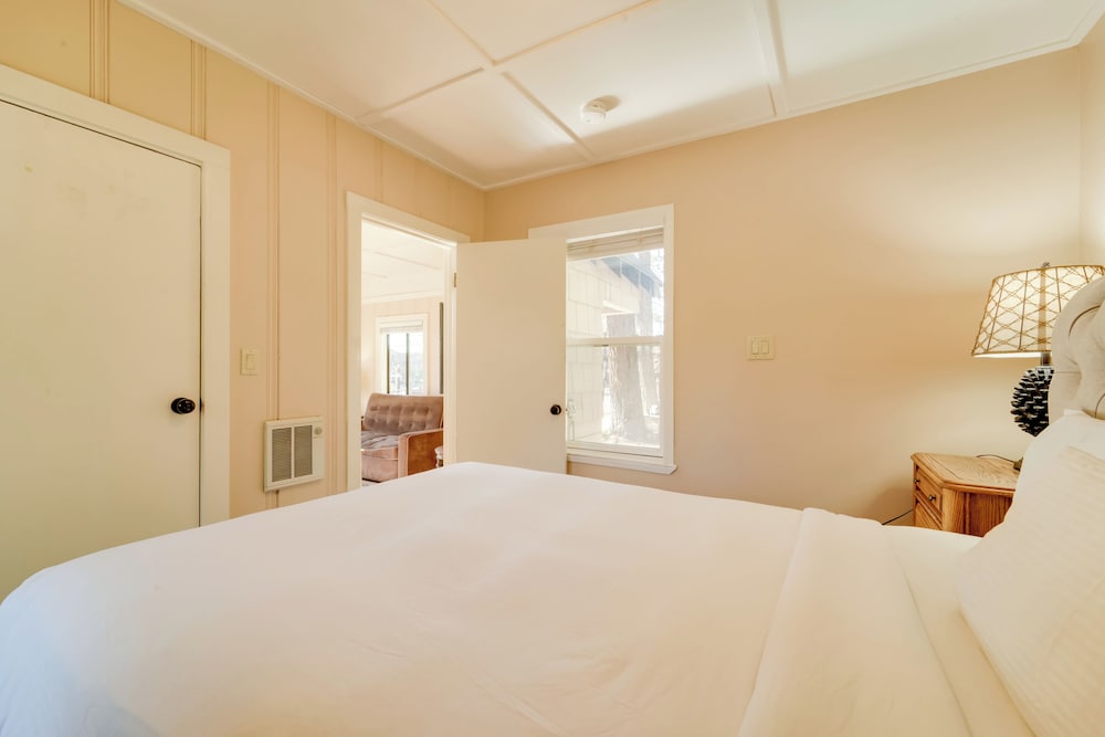 Spa & Beach Access: Resort Condo in Tahoe Vista - photo 7