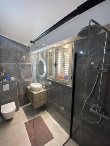White Sapphire Apartment