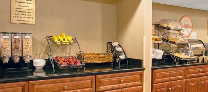 Howard Johnson Express Inn Bronx - photo 10