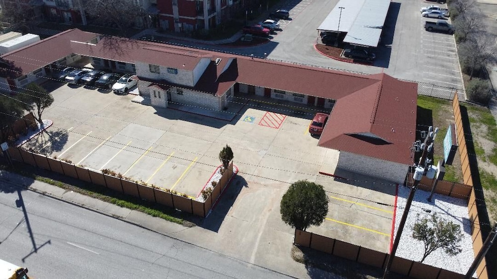 Rodeway Inn Downtown - photo 29