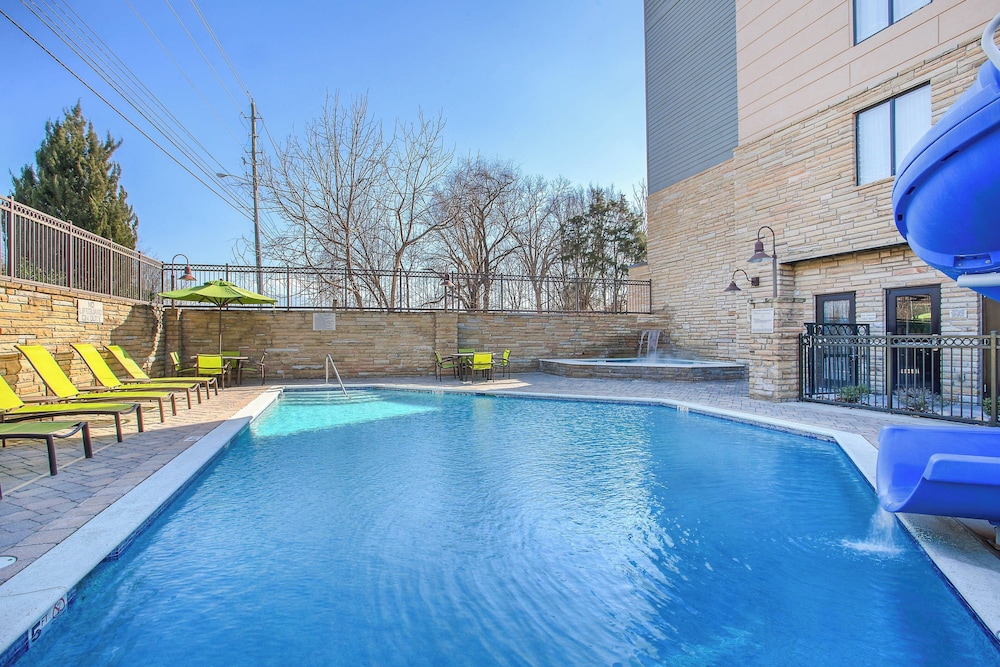 SpringHill Suites by Marriott Pigeon Forge - photo 16
