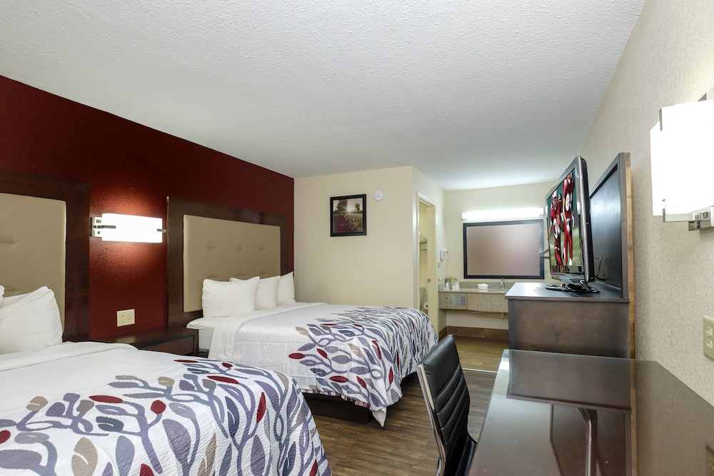 Red Roof Inn Columbus MS - photo 5