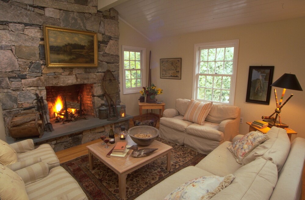 Menemsha Inn - photo 2