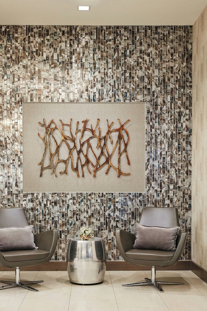 AC Hotel by Marriott Cincinnati at The Banks - photo 2