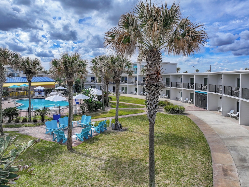Seahorse Oceanfront Inn - photo 131