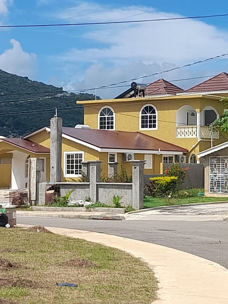 Peaceful Cozy Place in Montego Bay, Jamaica