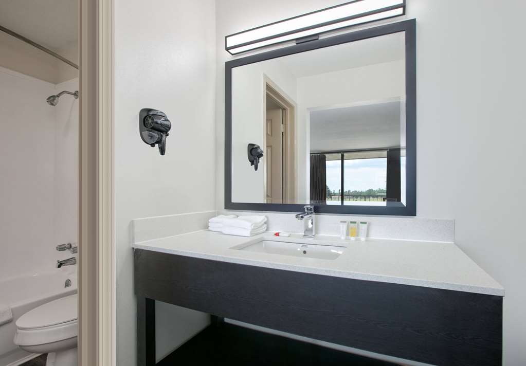 Ramada by Wyndham Diamondhead I 10 Gulfport - photo 15