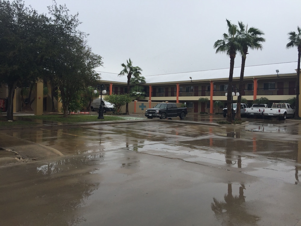 Texas Inn and Suites City Center at University Dr. - photo 42