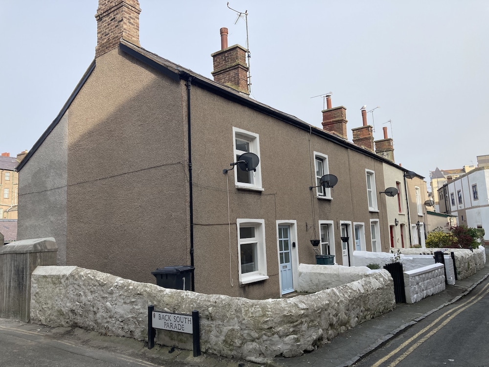 Delightful 3 bedroomed cottage in Llandudno — 4-Star Luxury Hotel in Llandudno, United Kingdom