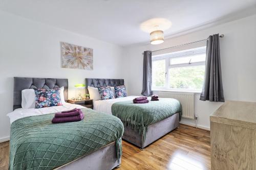 Stylish 3 bedroom House In Grt Gregorie Basildon & Essex Free Wifi Parking Dedicated Office & Private Garden — 4-Star Luxury Hotel in Basildon, United Kingdom