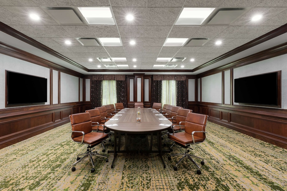 Hilton Garden Inn Greenville - photo 31