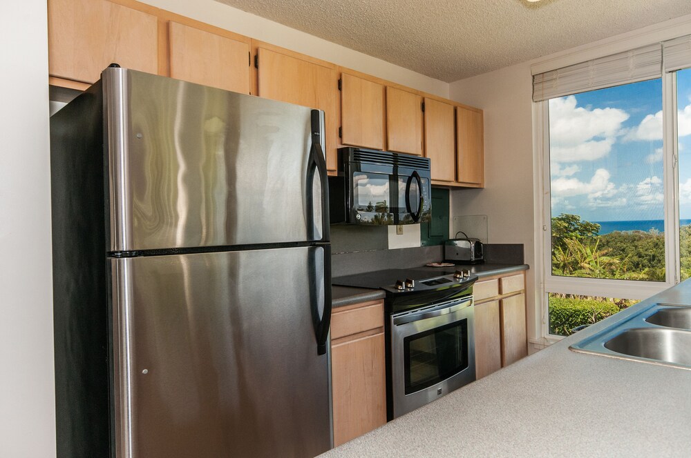 Oceanfront Realty The Cliffs at Princeville - photo 16