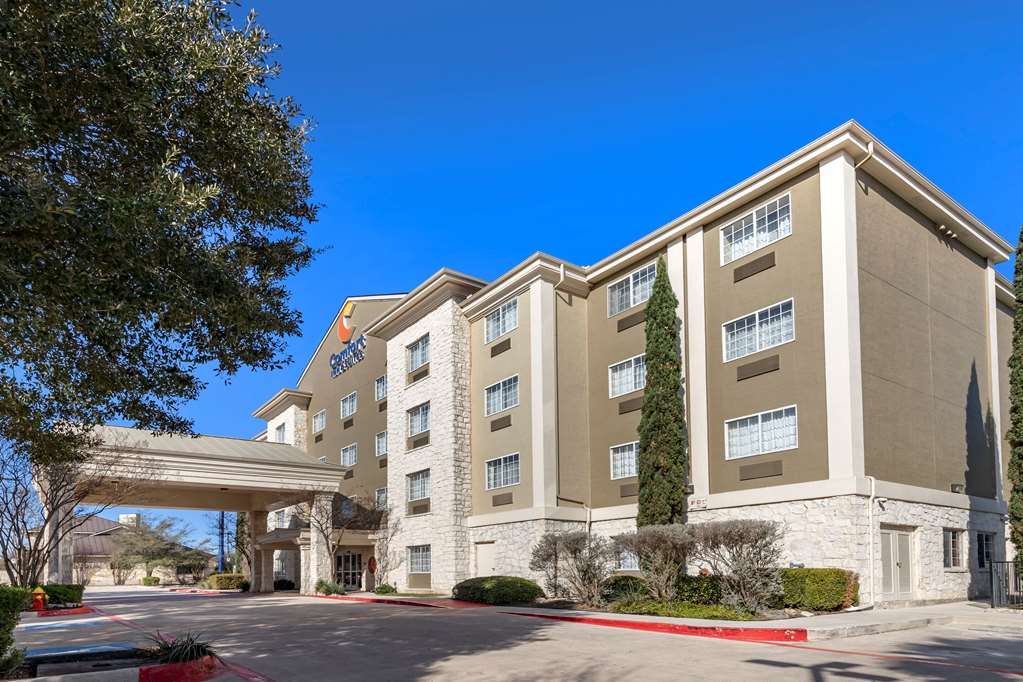 Comfort Inn & Suites Texas Hill Country - photo 2