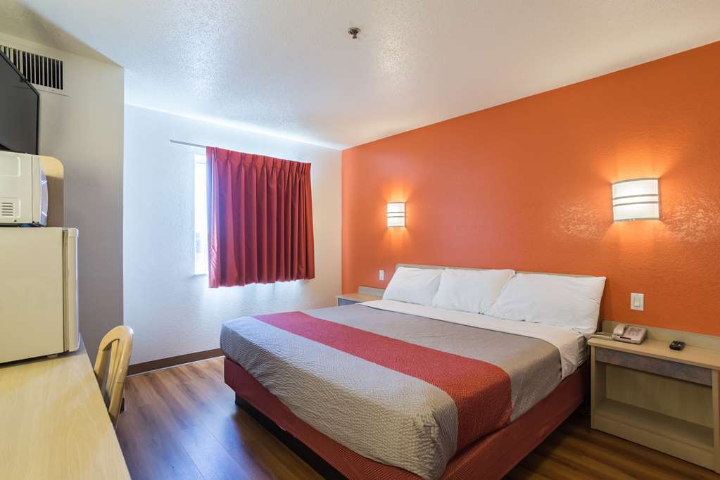 Motel 6 Dale IN - photo 22