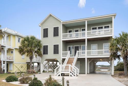 Marsh Madness by Oak Island Accommodations - photo 9