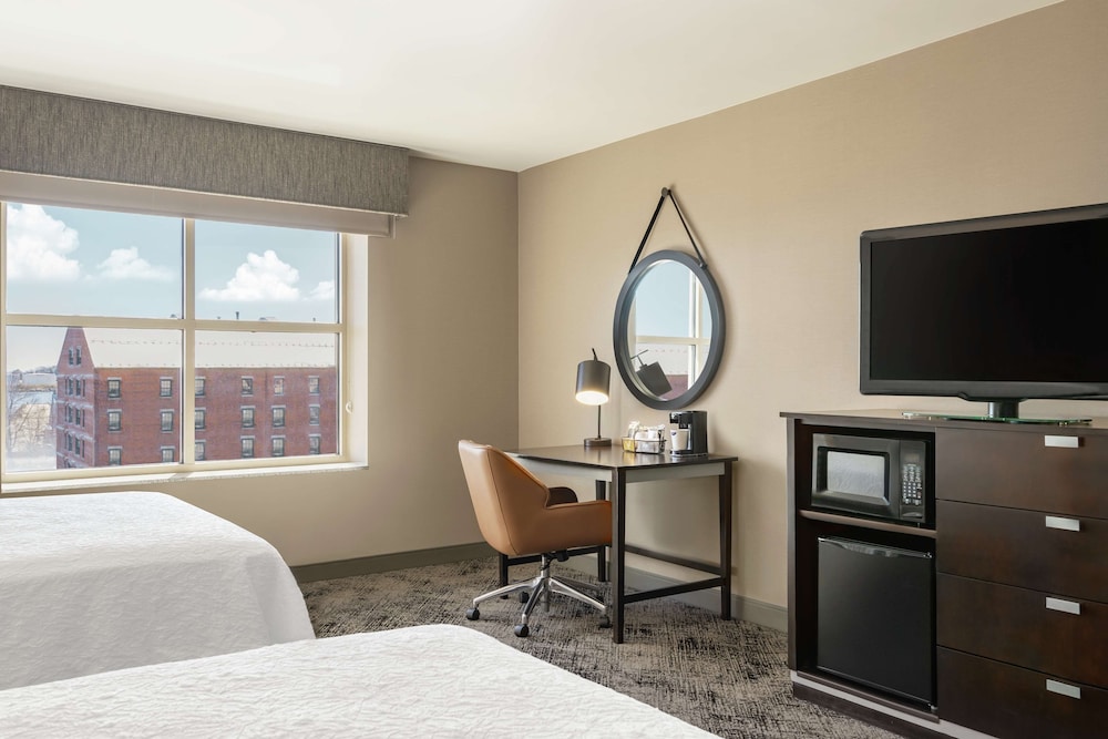 Hampton Inn Portland Downtown Waterfront - photo 16