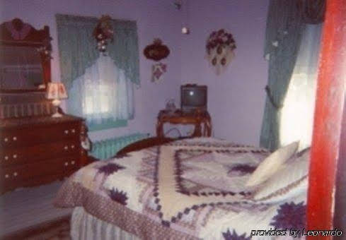 The Homespun Country Inn - photo 2