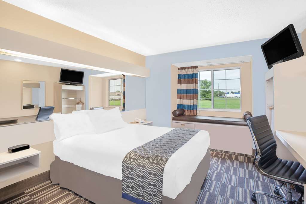 Microtel Inn & Suites By Wyndham Clear Lake - photo 15