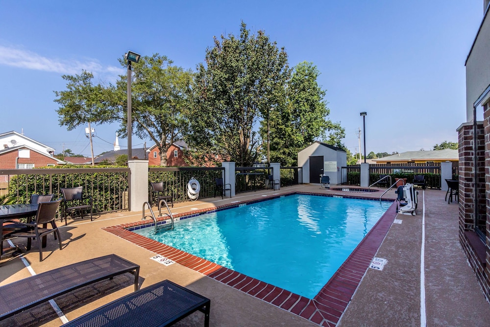 Hampton Inn Jackson Pearl International Airport - photo 27