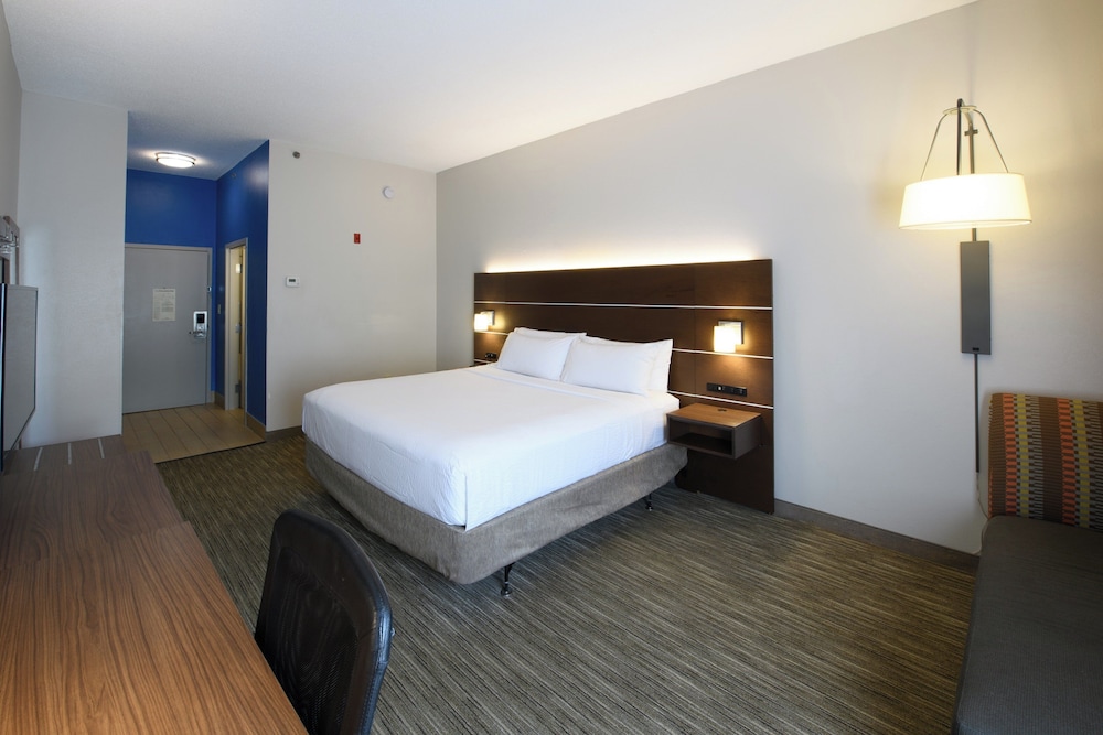 Holiday Inn Express Hotel & Suites Blythewood by IHG - photo 16