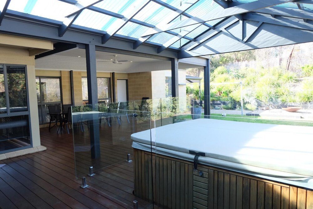 Caxton Beach Hideaway - carbon neutral hotel in Melbourne