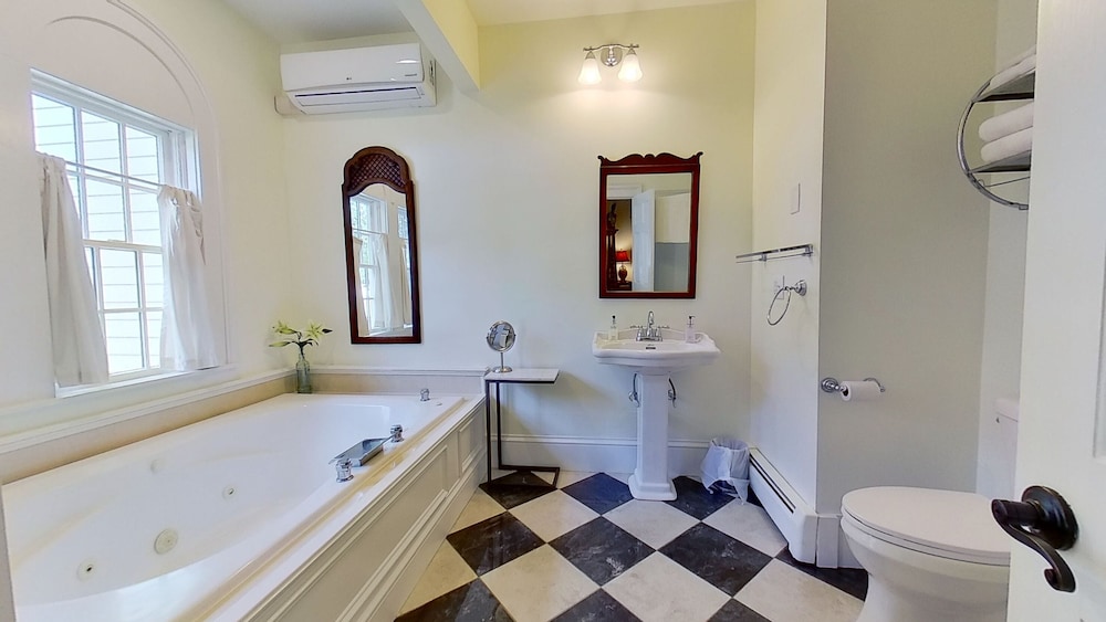 John Joseph Inn - photo 33